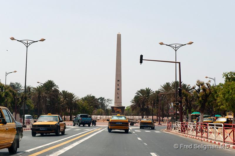 20090528_143701 D3 P1 P1.jpg - Monument to Independence, Dakar